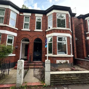 1 Bed Studio Flat To Let in Davenport - Kennerley Road, Davenport, SK2 - £1,050 PCM